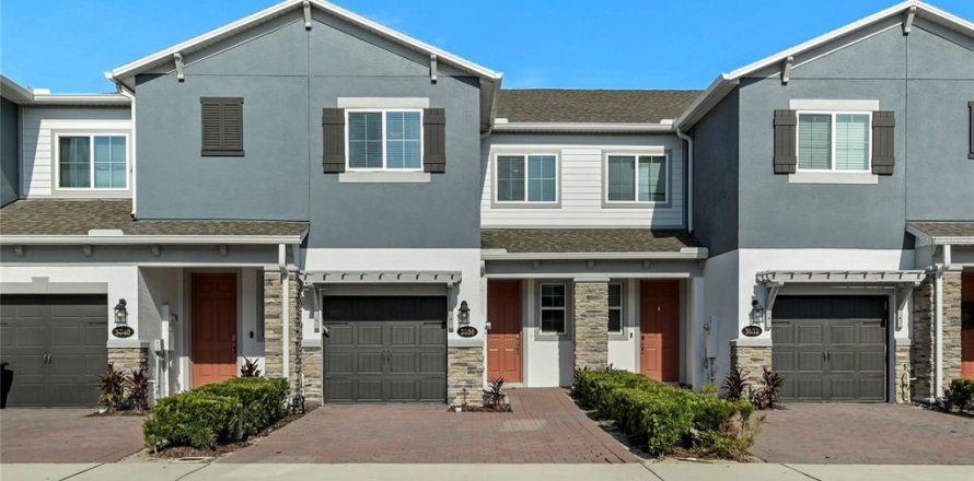 Townhouse in Oviedo, Florida 3 bedrooms, 154.78 sq.m. № 2149937
