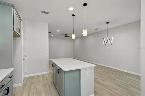 Townhouse in Oviedo, Florida 3 bedrooms, 154.78 sq.m. № 2149937 - photo 11