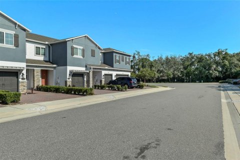 Townhouse in Oviedo, Florida 3 bedrooms, 154.78 sq.m. № 2149937 - photo 3
