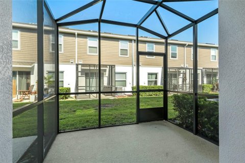 Townhouse in Oviedo, Florida 3 bedrooms, 154.78 sq.m. № 2149937 - photo 16