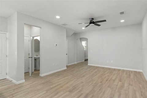Townhouse in Oviedo, Florida 3 bedrooms, 154.78 sq.m. № 2149937 - photo 14