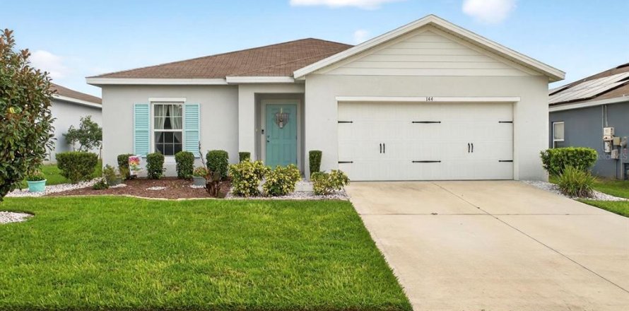 House in Davenport, Florida 4 bedrooms, 158.21 sq.m. № 1902003