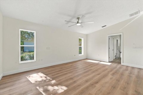 House in Homosassa, Florida 3 bedrooms, 199 sq.m. № 2390996 - photo 27