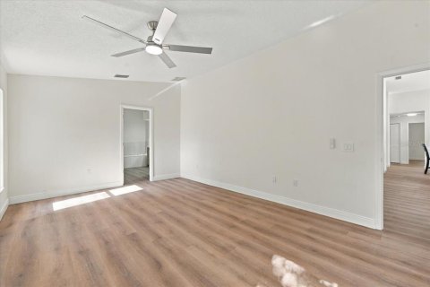 House in Homosassa, Florida 3 bedrooms, 199 sq.m. № 2390996 - photo 28