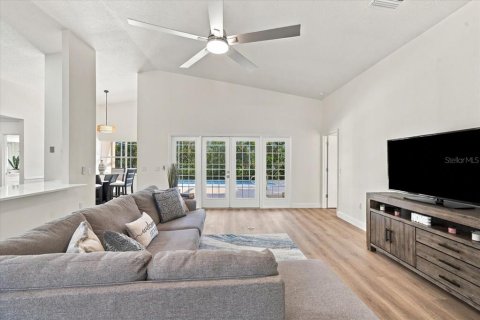 House in Homosassa, Florida 3 bedrooms, 199 sq.m. № 2390996 - photo 22