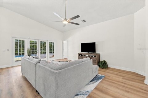 House in Homosassa, Florida 3 bedrooms, 199 sq.m. № 2390996 - photo 21
