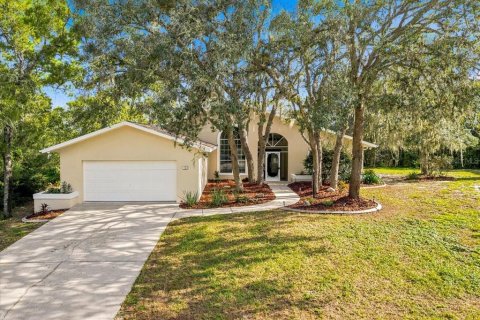 House in Homosassa, Florida 3 bedrooms, 199 sq.m. № 2390996 - photo 2