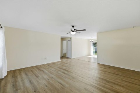 Villa ou maison à louer à Ocala, Floride: 3 chambres, 123.75 m2 № 2166112 - photo 9