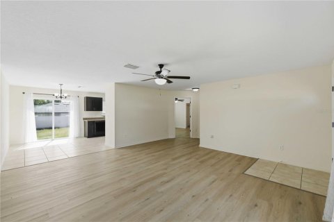 Villa ou maison à louer à Ocala, Floride: 3 chambres, 123.75 m2 № 2166112 - photo 10