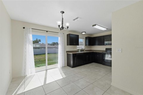 Villa ou maison à louer à Ocala, Floride: 3 chambres, 123.75 m2 № 2166112 - photo 12