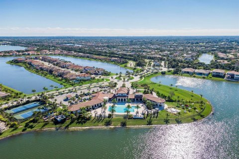 House in Parkland, Florida 5 bedrooms, 338.16 sq.m. № 2178345 - photo 19