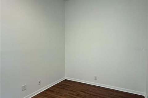 Propiedad comercial en alquiler en Port Charlotte, Florida, 111.48 m2 № 1798509 - foto 22