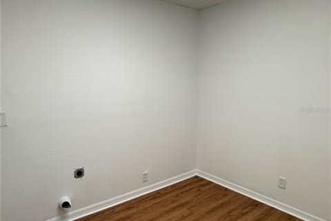 Propiedad comercial en alquiler en Port Charlotte, Florida, 111.48 m2 № 1798509 - foto 11