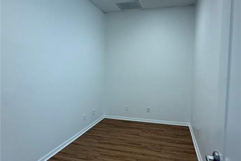 Снять в аренду коммерческую недвижимость в Порт-Шарлотт, Флорида 111.48м2, № 1798509 - фото 6