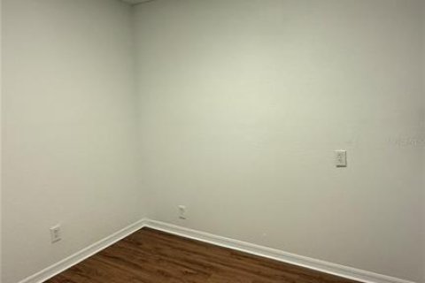 Propiedad comercial en alquiler en Port Charlotte, Florida, 111.48 m2 № 1798509 - foto 13