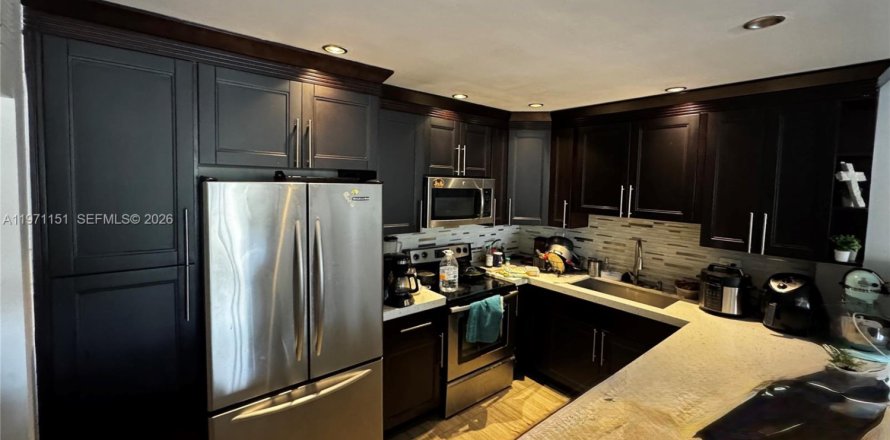 Condominio en Coral Springs, Florida, 2 dormitorios  № 2032729