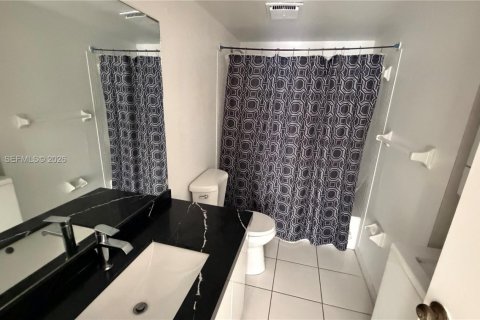 Condo in Coral Springs, Florida, 2 bedrooms  № 2032729 - photo 9