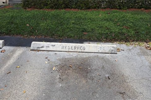 Condo in Coral Springs, Florida, 2 bedrooms  № 2032729 - photo 13