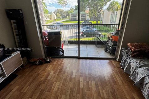 Condominio en venta en Coral Springs, Florida, 2 dormitorios, 99.41 m2 № 2032729 - foto 2