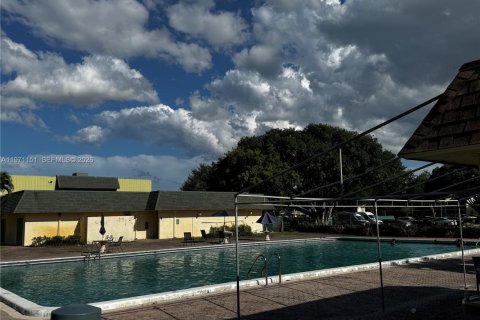 Condominio en venta en Coral Springs, Florida, 2 dormitorios, 99.41 m2 № 2032729 - foto 7