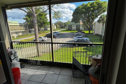 Condominio en venta en Coral Springs, Florida, 2 dormitorios, 99.41 m2 № 2032729 - foto 4