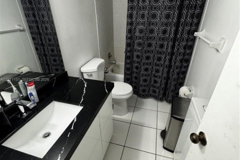 Condominio en venta en Coral Springs, Florida, 2 dormitorios, 99.41 m2 № 2032729 - foto 6