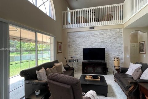 Casa en venta en Pembroke Pines, Florida, 5 dormitorios, 279.36 m2 № 2248891 - foto 13