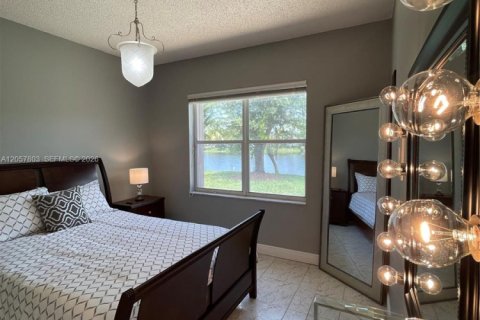 Casa en venta en Pembroke Pines, Florida, 5 dormitorios, 279.36 m2 № 2248891 - foto 15