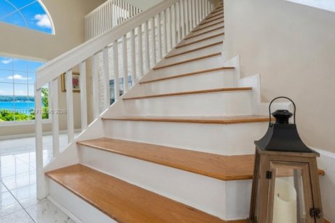 Casa en venta en Pembroke Pines, Florida, 5 dormitorios, 279.36 m2 № 2248891 - foto 3