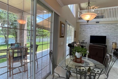 Casa en venta en Pembroke Pines, Florida, 5 dormitorios, 279.36 m2 № 2248891 - foto 23