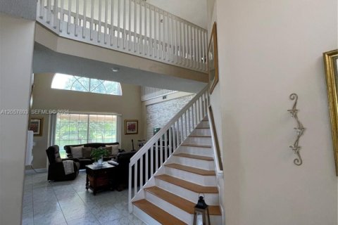 Casa en venta en Pembroke Pines, Florida, 5 dormitorios, 279.36 m2 № 2248891 - foto 11