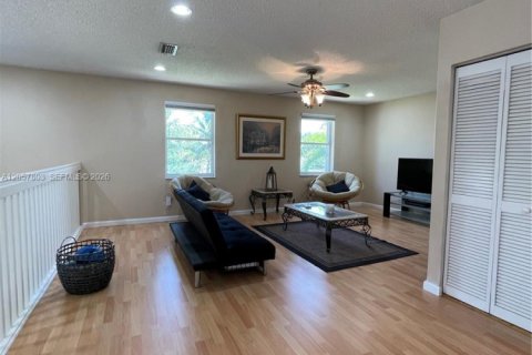Casa en venta en Pembroke Pines, Florida, 5 dormitorios, 279.36 m2 № 2248891 - foto 26