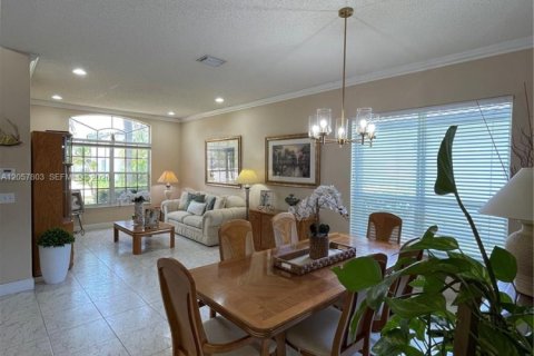 Casa en venta en Pembroke Pines, Florida, 5 dormitorios, 279.36 m2 № 2248891 - foto 7