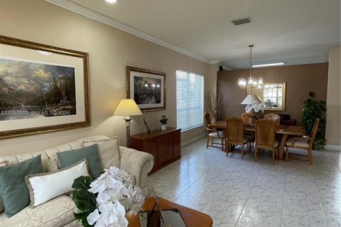Casa en venta en Pembroke Pines, Florida, 5 dormitorios, 279.36 m2 № 2248891 - foto 6