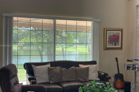 Casa en venta en Pembroke Pines, Florida, 5 dormitorios, 279.36 m2 № 2248891 - foto 12