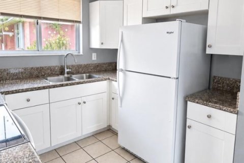 Townhouse in Hialeah, Florida 2 bedrooms, 76.18 sq.m. № 2368393 - photo 10