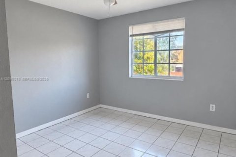 Townhouse in Hialeah, Florida 2 bedrooms, 76.18 sq.m. № 2368393 - photo 6