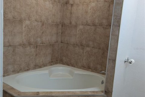 House in Lakeland, Florida 3 bedrooms, 136.94 sq.m. № 1801702 - photo 7