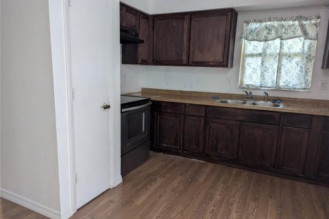 House in Lakeland, Florida 3 bedrooms, 136.94 sq.m. № 1801702 - photo 2