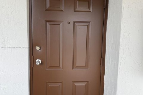 Condominio en alquiler en Homestead, Florida, 2 dormitorios, 86.4 m2 № 1961263 - foto 2