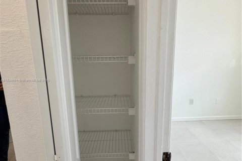 Condominio en alquiler en Homestead, Florida, 2 dormitorios, 86.4 m2 № 1961263 - foto 14