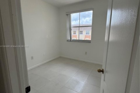 Condominio en alquiler en Homestead, Florida, 2 dormitorios, 86.4 m2 № 1961263 - foto 12