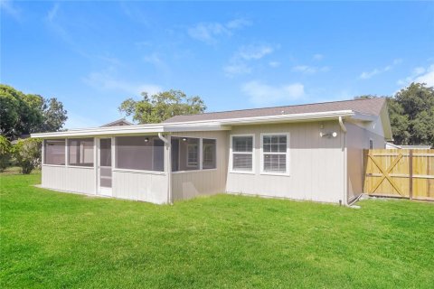 Casa en alquiler en New Port Richey, Florida, 2 dormitorios, 122.82 m2 № 1899119 - foto 15