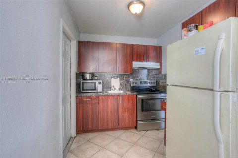 Propiedad comercial en venta en Fort Lauderdale, Florida, 155.24 m2 № 1894236 - foto 5