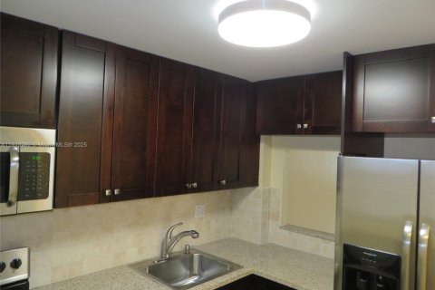 Copropriété à louer à Hallandale Beach, Floride: 1 chambre, 58.06 m2 № 1966447 - photo 5