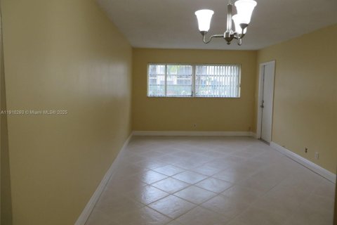 Copropriété à louer à Hallandale Beach, Floride: 1 chambre, 58.06 m2 № 1966447 - photo 9