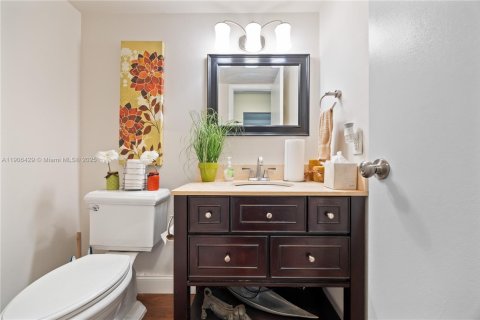 Condominio en venta en North Miami, Florida, 1 dormitorio, 83.61 m2 № 2012339 - foto 17