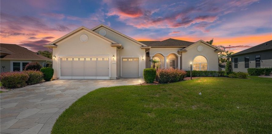 Villa ou maison à Summerfield, Floride 3 chambres, 189.8 m2 № 2205057