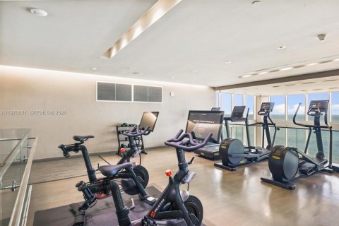 Condo in Hallandale Beach, Florida, 2 bedrooms № 2052873 - photo 28