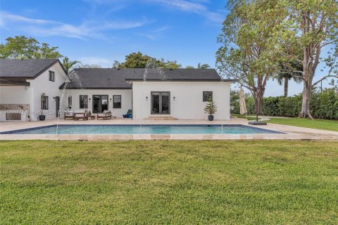 House in Homestead, Florida 5 bedrooms, 270.53 sq.m. № 1963350 - photo 7